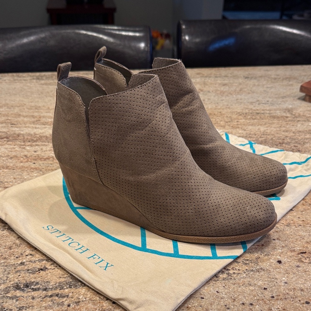 Stylish Tan Ankle Boots